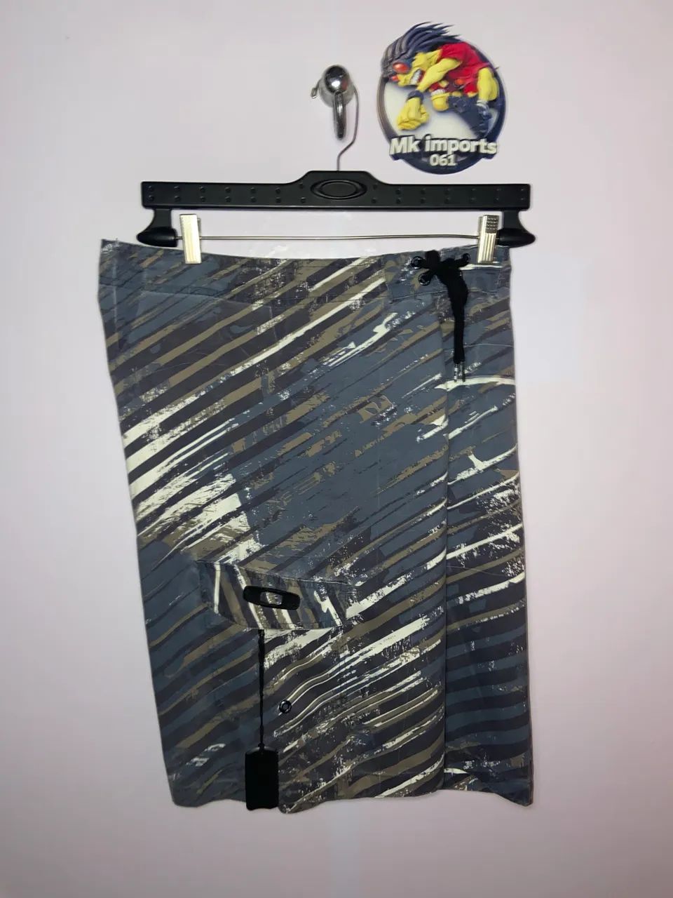 BOARDSHORT GASCAN COM PENTE OAKLEY - Foto 2