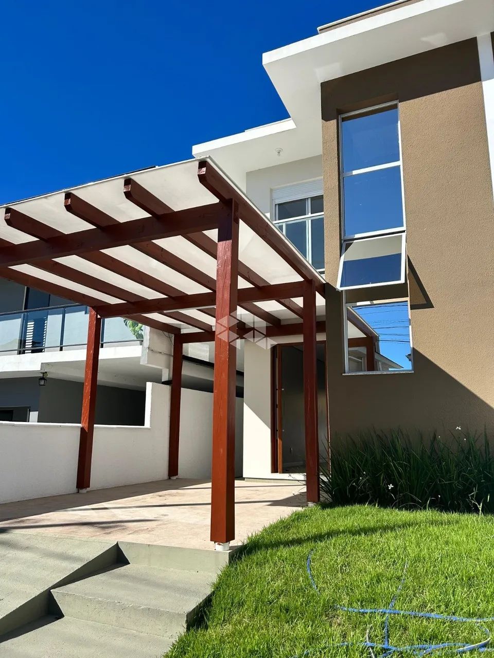 CASA COM 3 QUARTOS SENDO 1 SUÍTE 2 VAGAS À VENDA NO CARIANOS EM FLORIANÓPOLIS - Foto 3