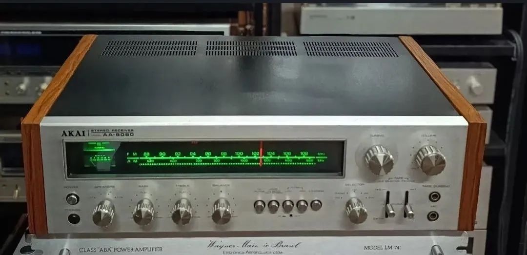 receiver akai