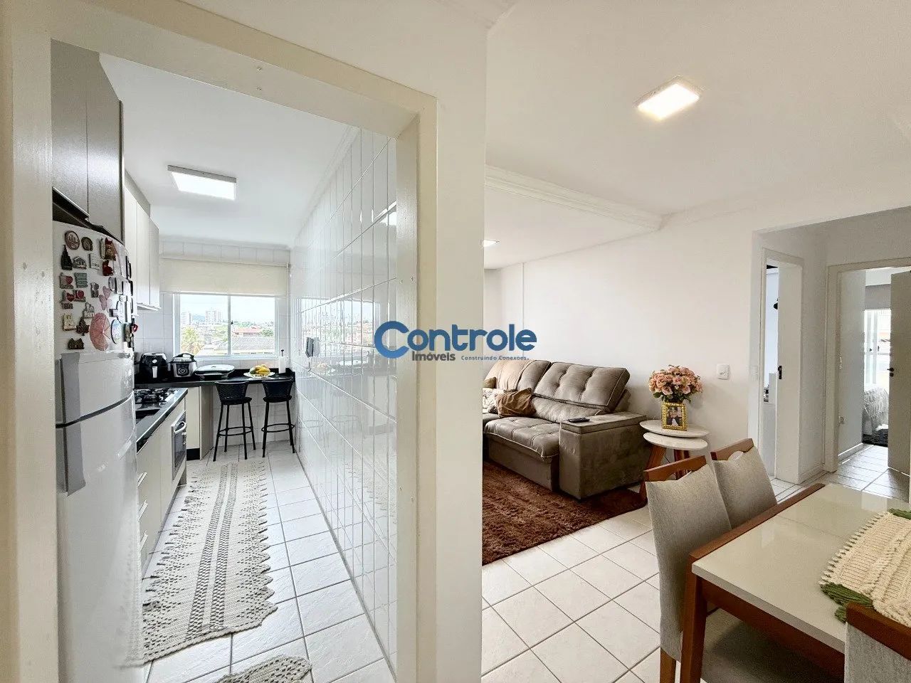 Apartamento com 02 dormitórios em Barreiros, São José/SC!