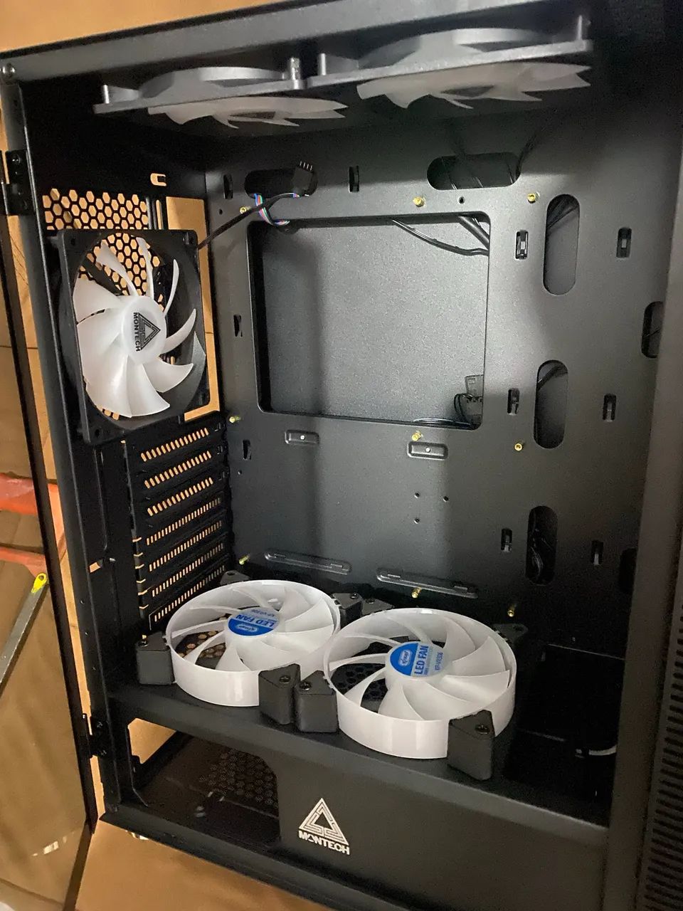 Vendo gabinete montech GLASS X3  - Foto 4