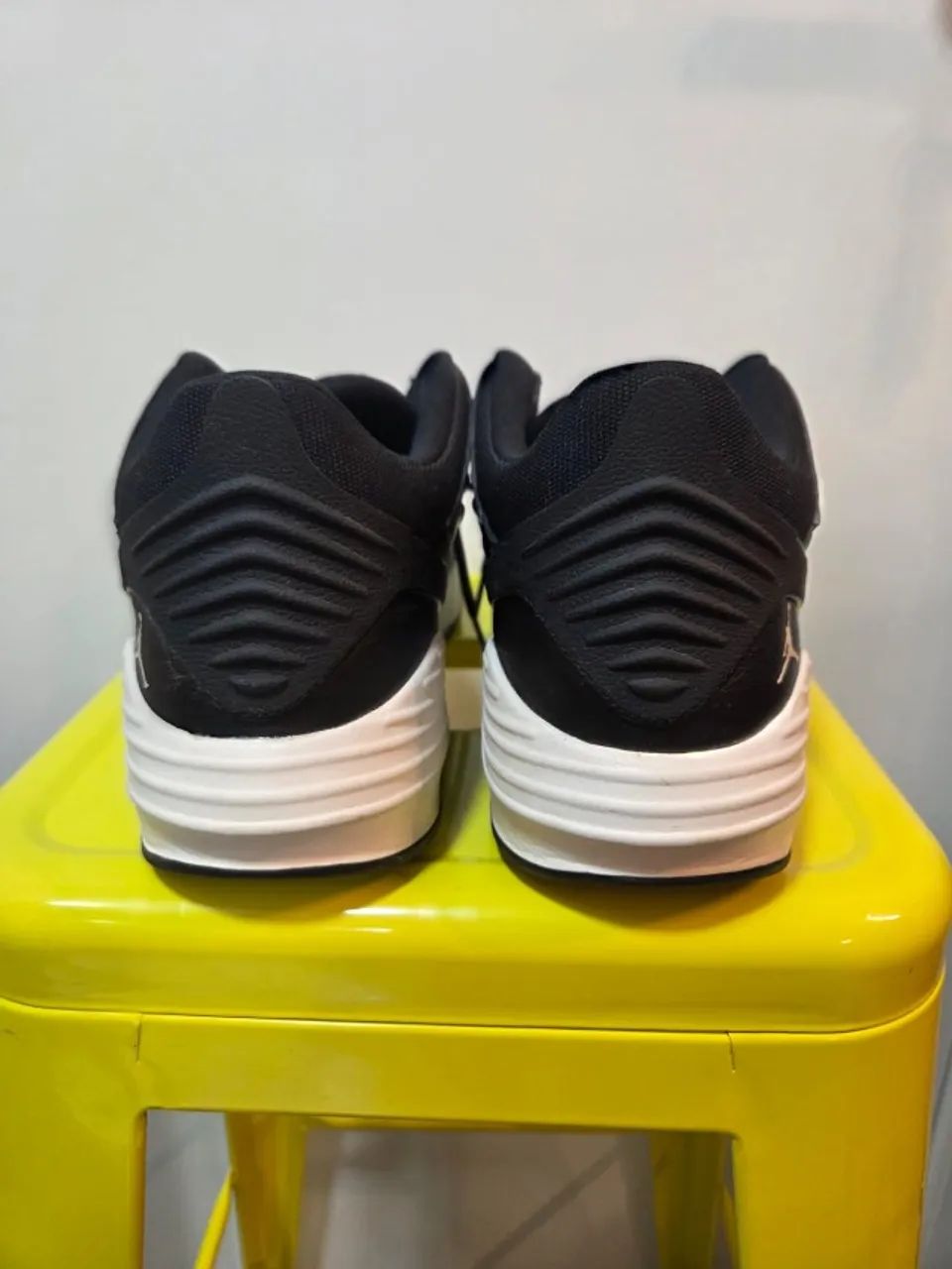 Tênis Jordan Max Aura 5 tamanho 44 - Foto 2