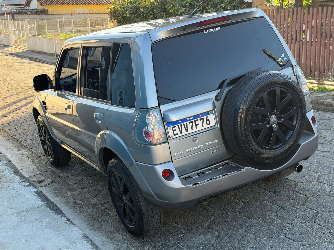Mitsubishi Pajero 2012