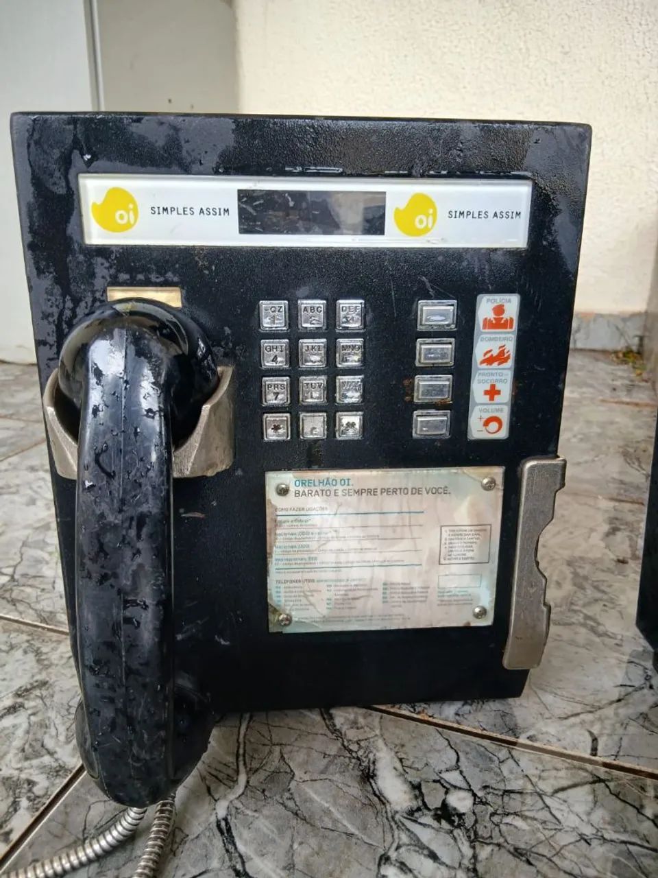 Telefone antigo orelhão, para decoração, enfeite.