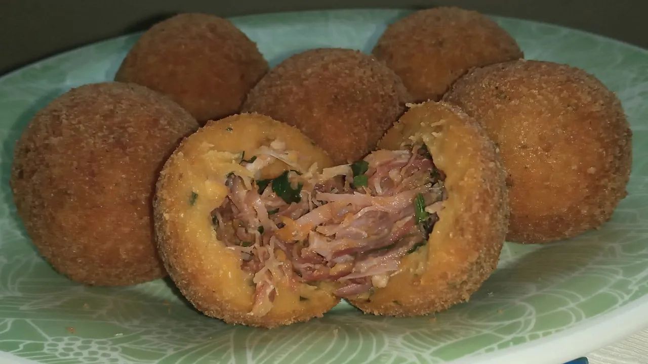 Bolinhos de feijoada  - Foto 2