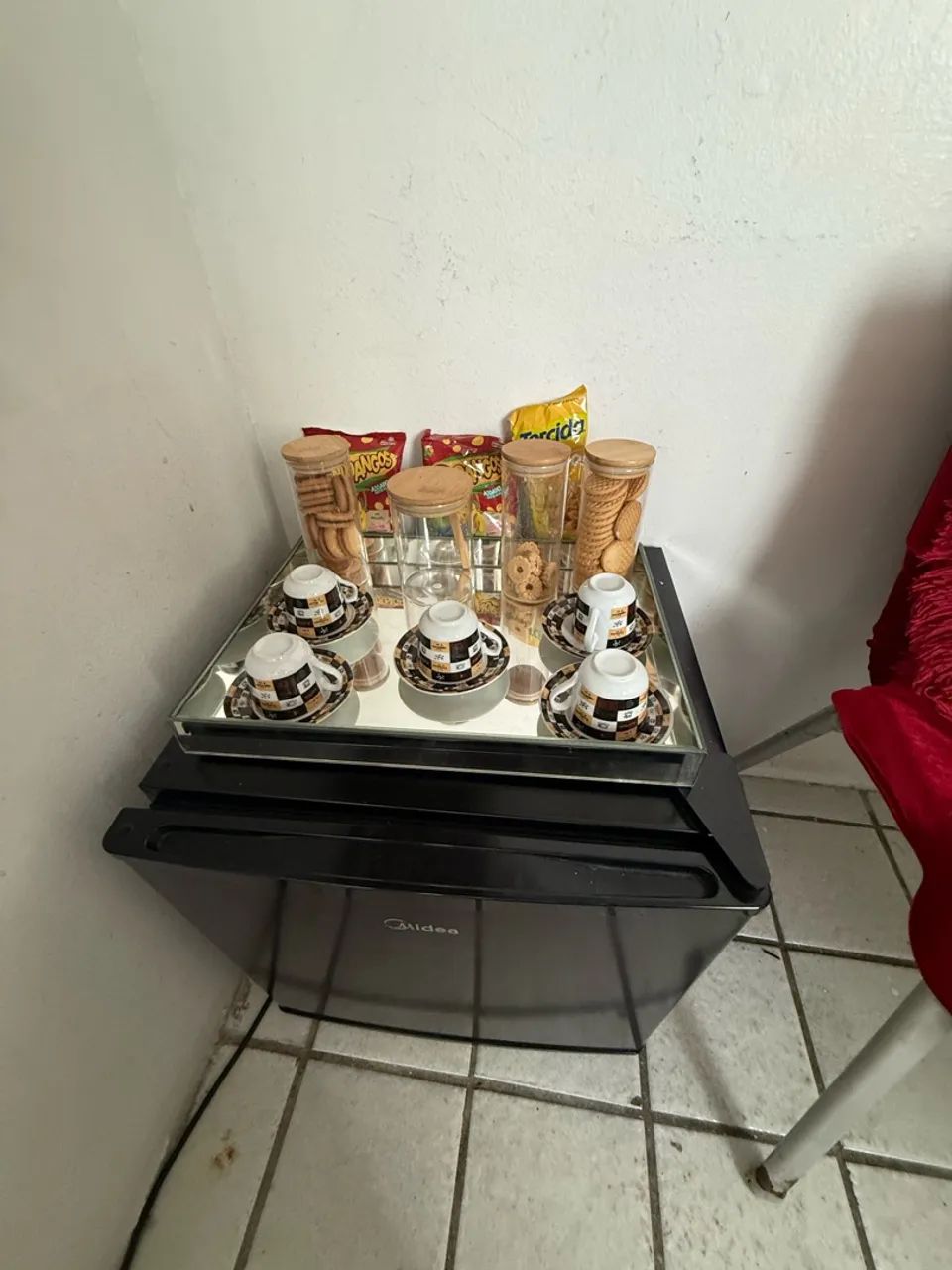 Vendo frigobar Midea funcionando perfeitamente  - Foto 5