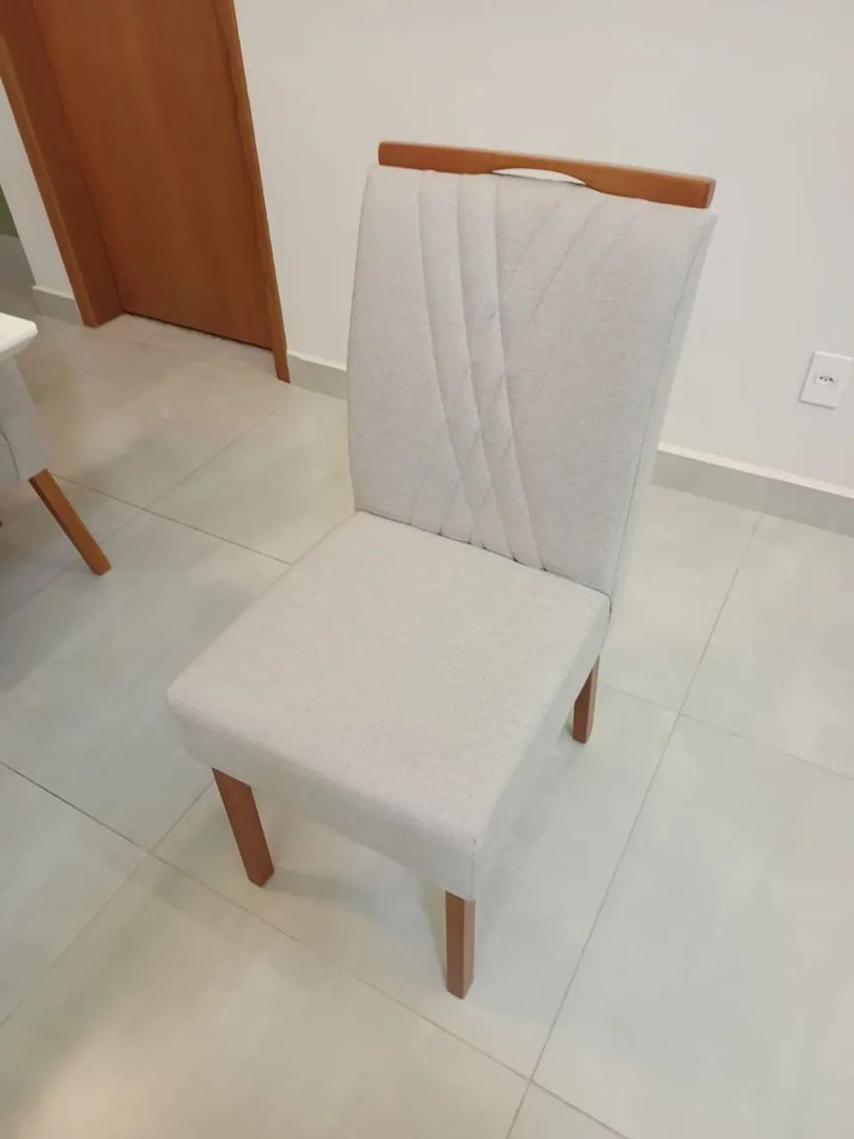 Jogo de mesa com 8 cadeuras, linho cinza claro - Foto 3