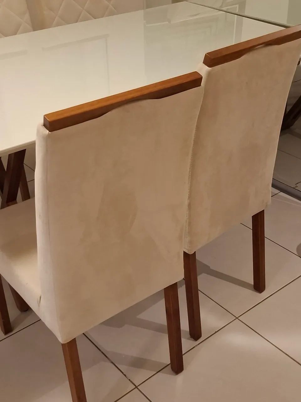Conjunto mesa de jantar 1,80cm x 0,90cm  com 6 cadeiras acolchoadas - Foto 3