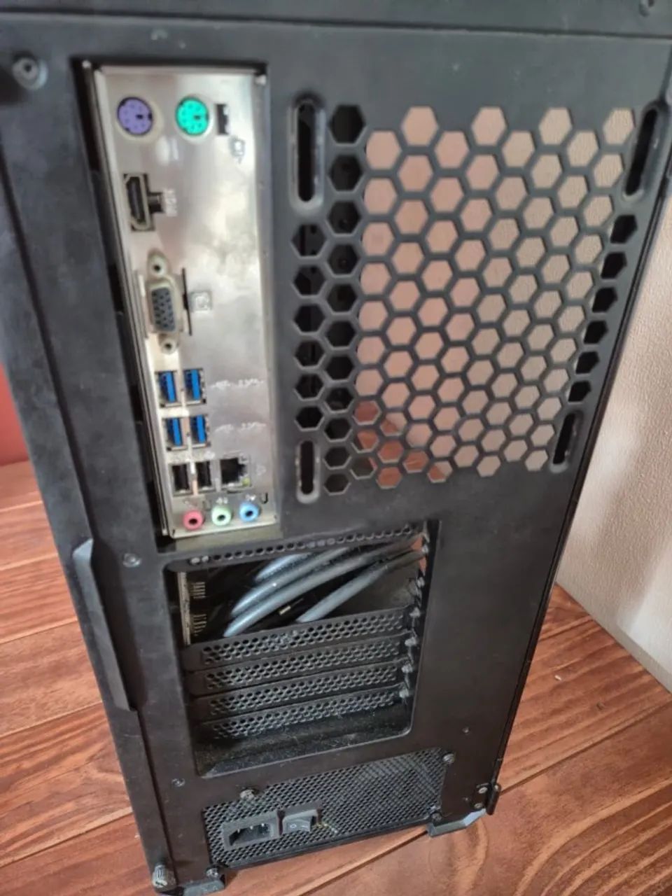 Gabinete Gamer acompanha fonte e placa mãe (sem processador) - Foto 5