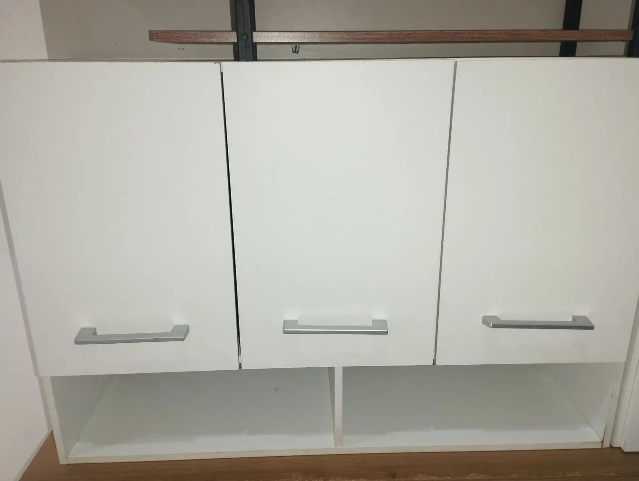 2 Armários de cozinha aéreo, 3 portas e dois compartimentos 