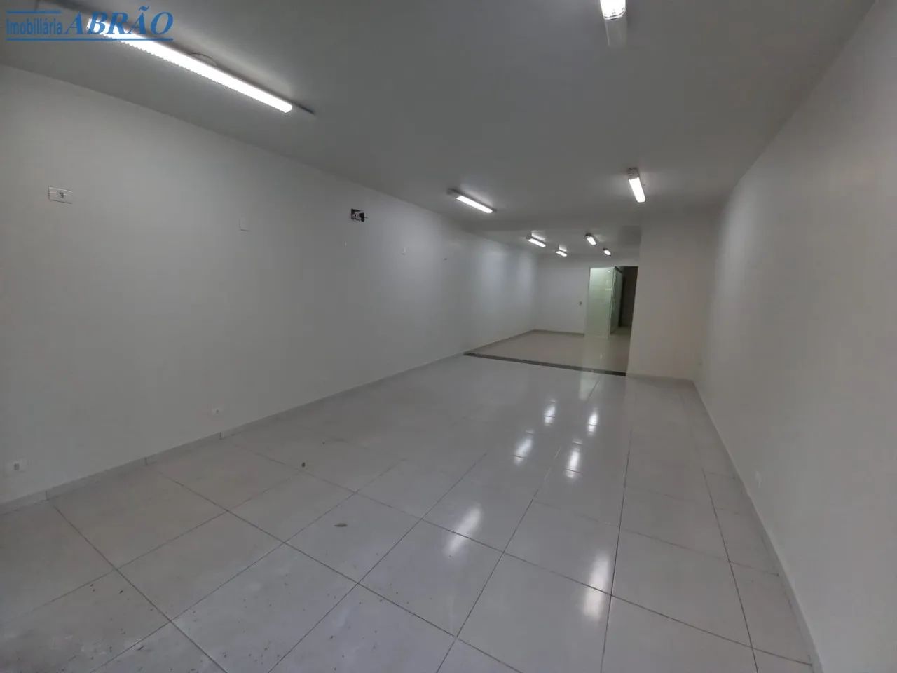 Sala para alugar em Zona 08, Maringá-PR - Foto 4