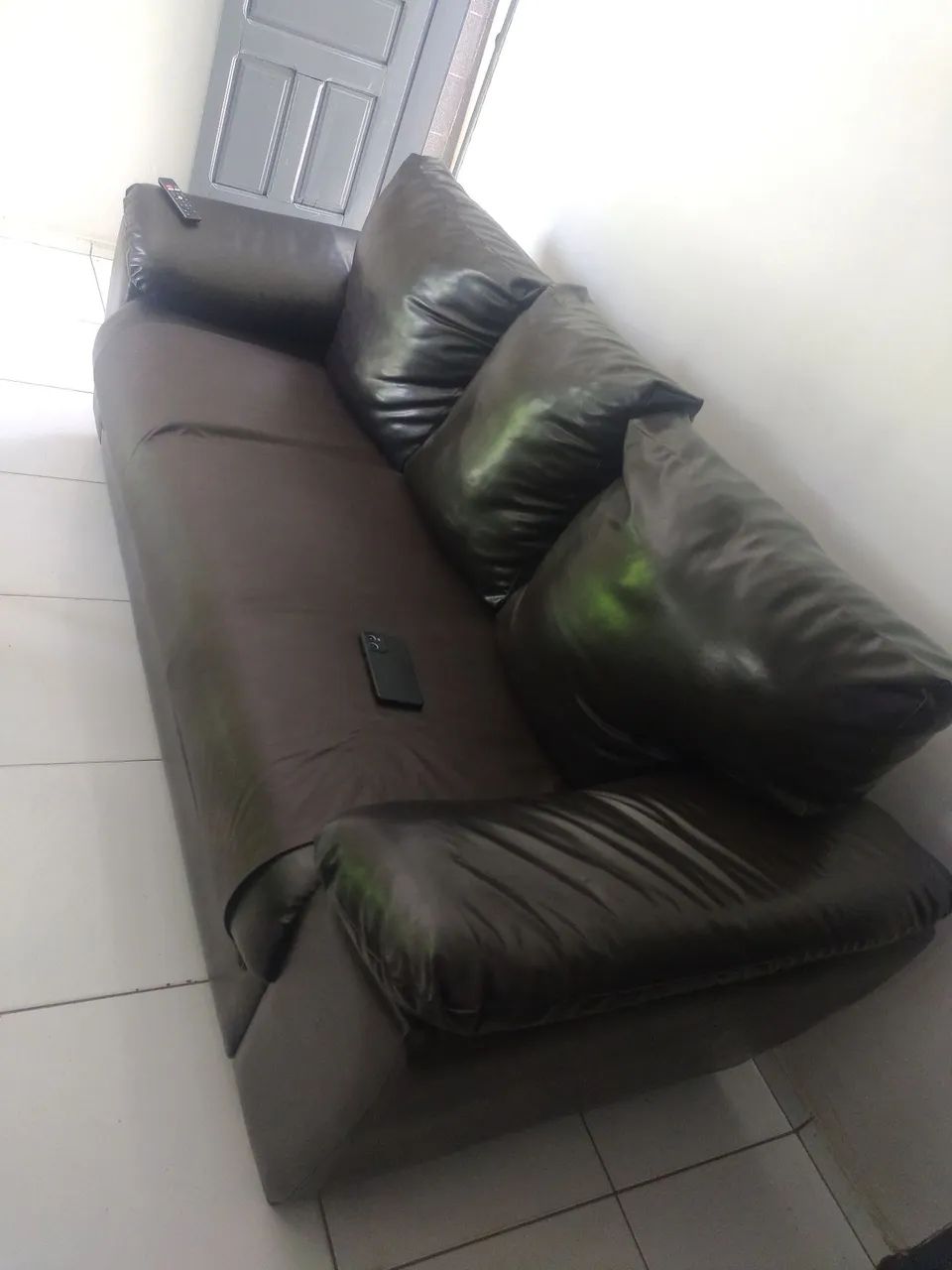 Sofás em couro de 2 e 3 lugares  - Foto 4