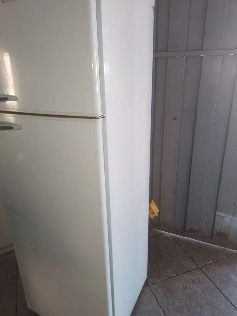 Geladeira dúplex 400 litros funciona normal  - Foto 3
