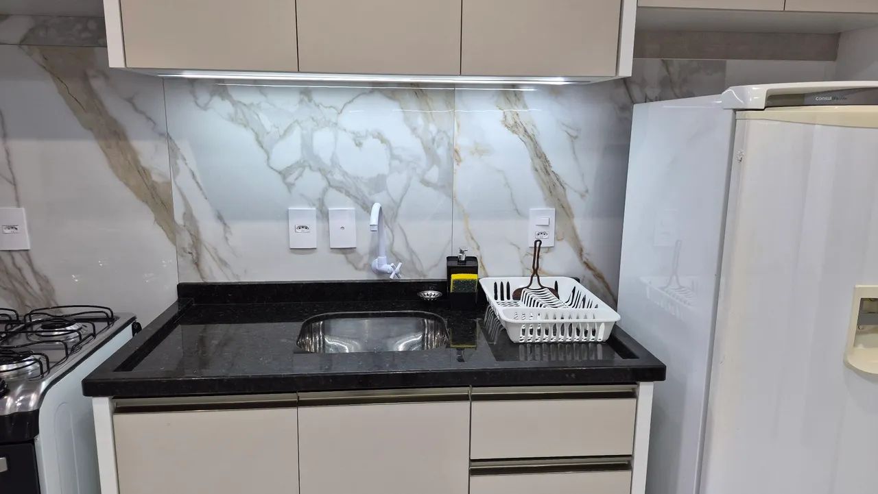 Apto para máximo 2 pessoas, confortavelmente mobiliado . Contato walter *