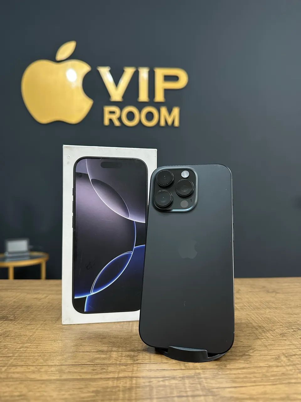 iPhone 16 Pro 128gb preto semi novo em excelente estado!!