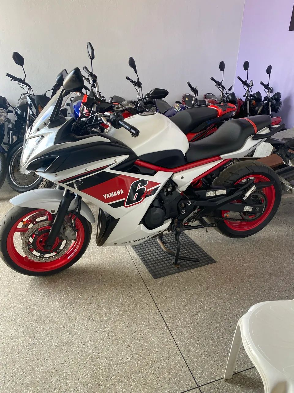 Xj6 600f