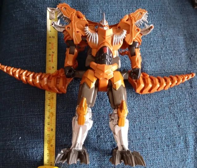 Boneco Transformers Grimlok Hasbro Tomy