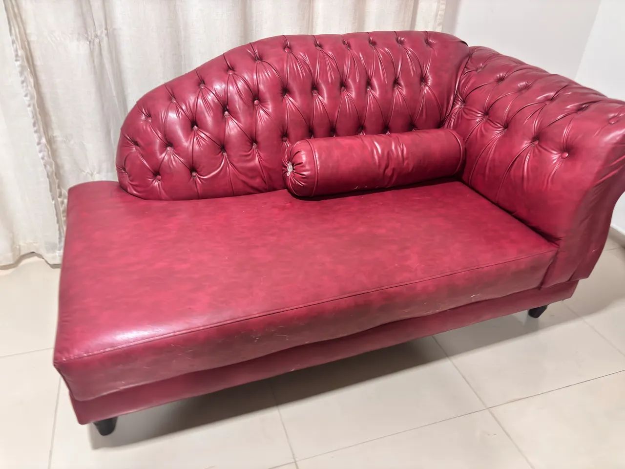 SOFÁ VERMELHO ESTILO DIVÃ - Foto 3