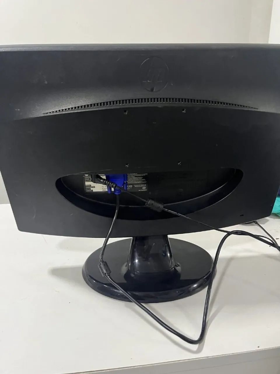 Monitor HP (carcaça LG W1943SC) 19" com base ? defeito: linha vertical à esquerda - Foto 2