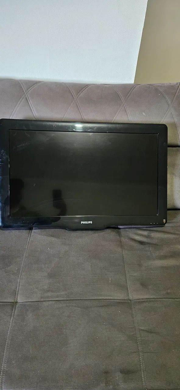 Vende - Se TV 32 Polegadas  Philips Com Antena Digital E Controle !  - Foto 2