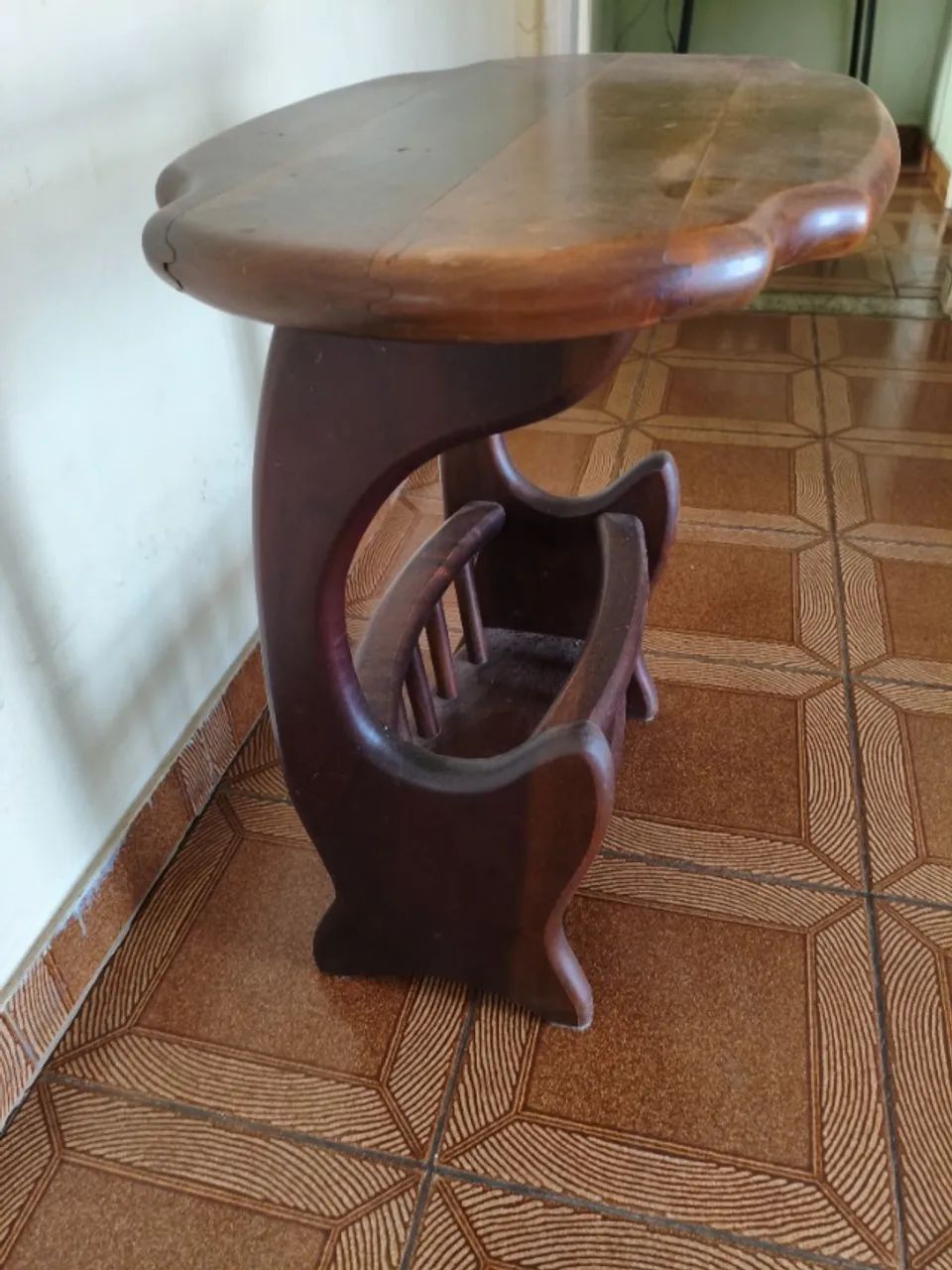 Revisteiro com mesa - Foto 2