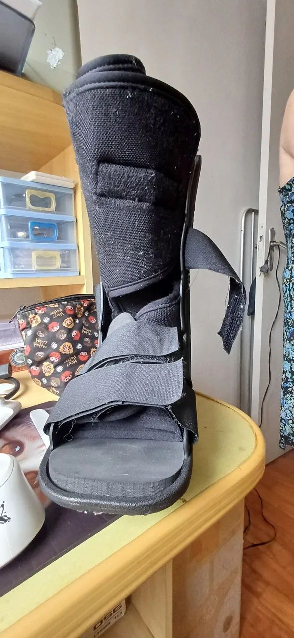Bota ortopédica para torções 