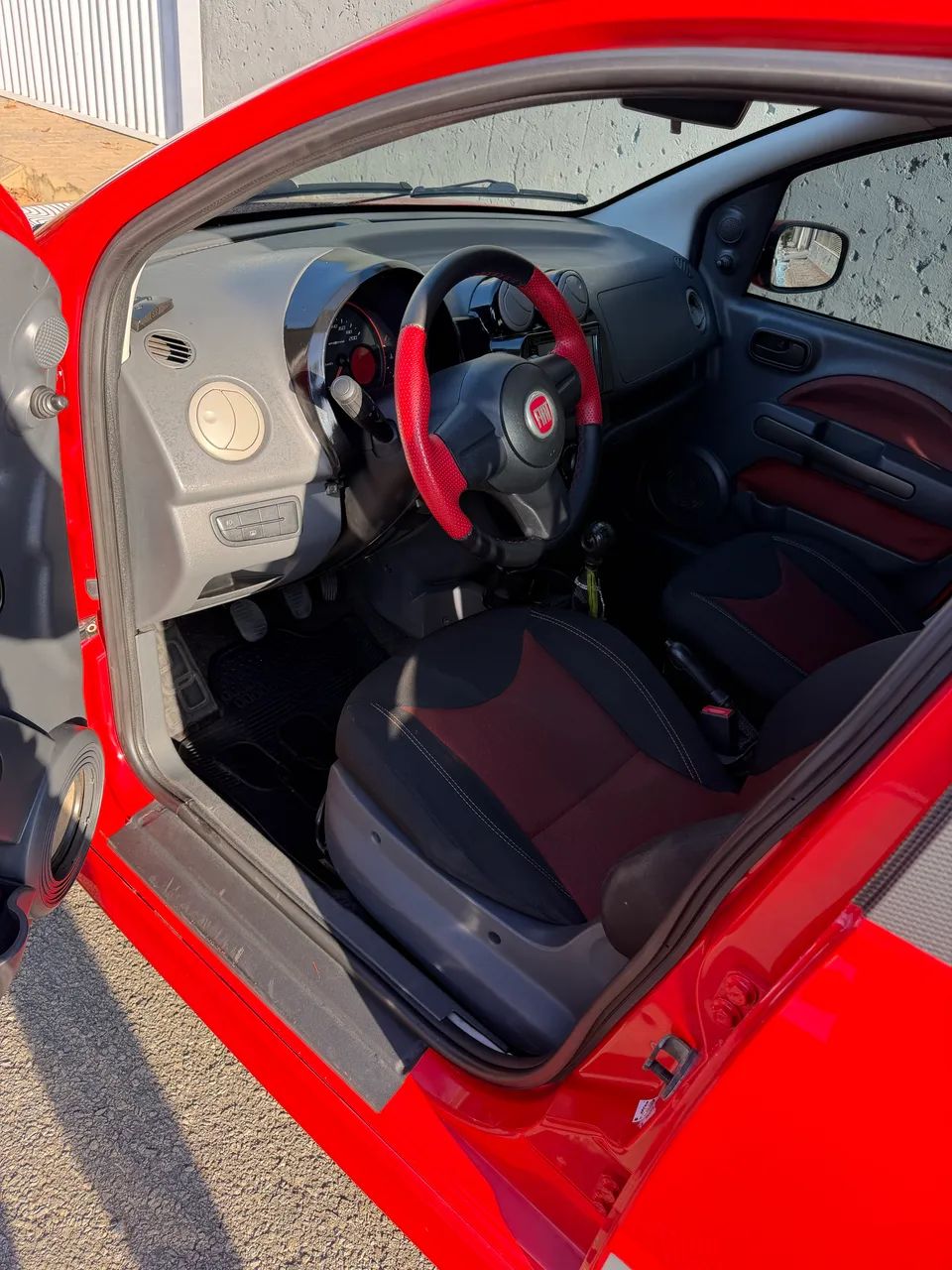 Fiat Uno Sporting 1.4 EVO Fire Flex 8V 4P 2012 - Foto 3