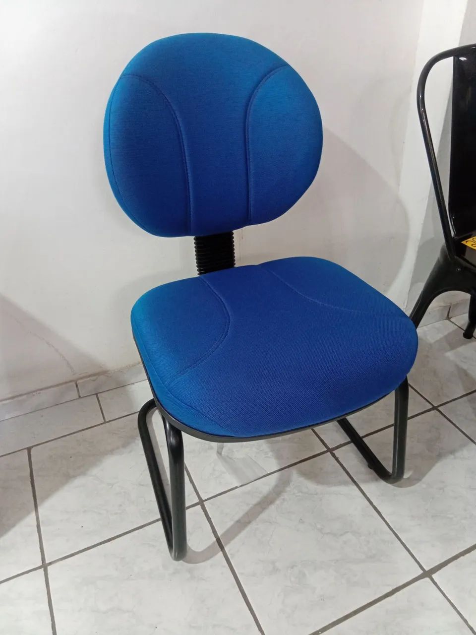 Cadeira interlocutor em tecido azul 