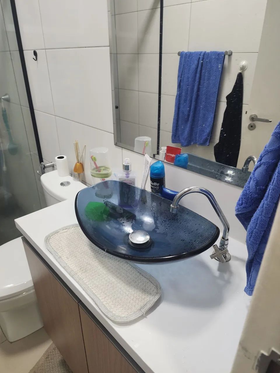 Countertop Sinks with Glass and Faucet