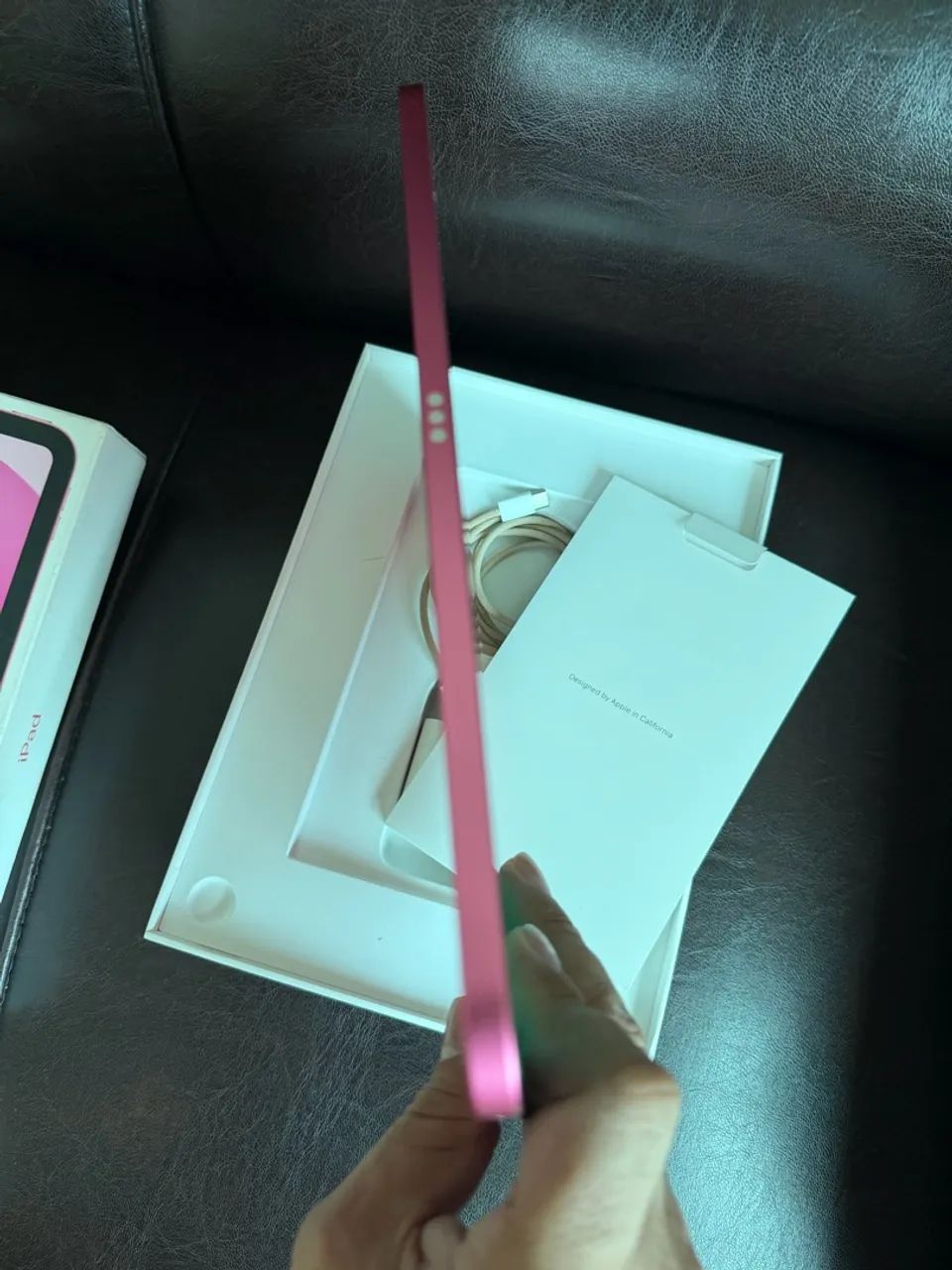 iPad 10 Rosa + Capa 95% de bateria sem detalhes  - Foto 5