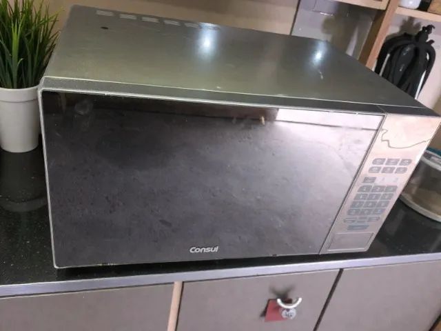 Microondas consul espelhado, 30L, em ótimo estado.