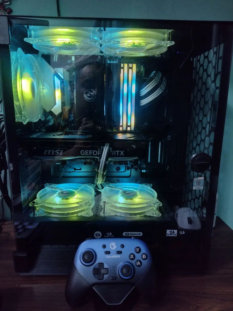Gabinete + kit de fans com controladora