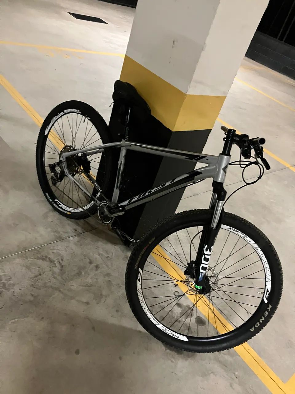First Aro 29 (Cinza)