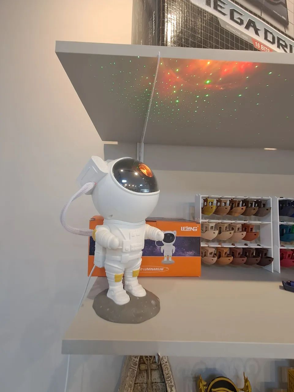 Luminária astronauta com controle remoto - Foto 3