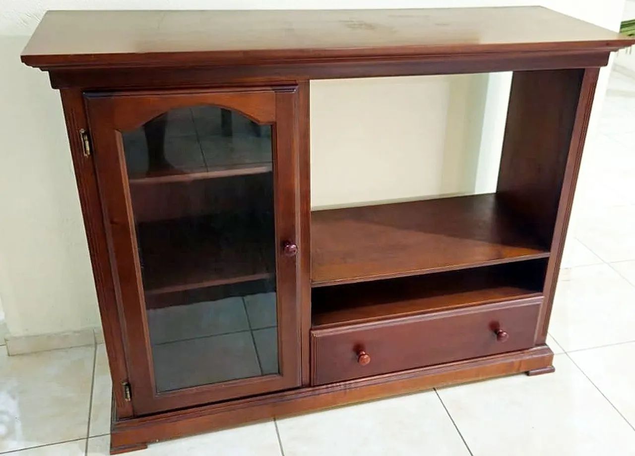 Rack de Mogno Maciço com Cristaleira