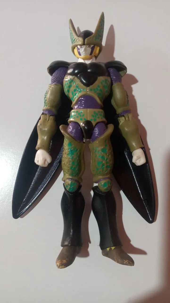 Boneco de dragon ball cell