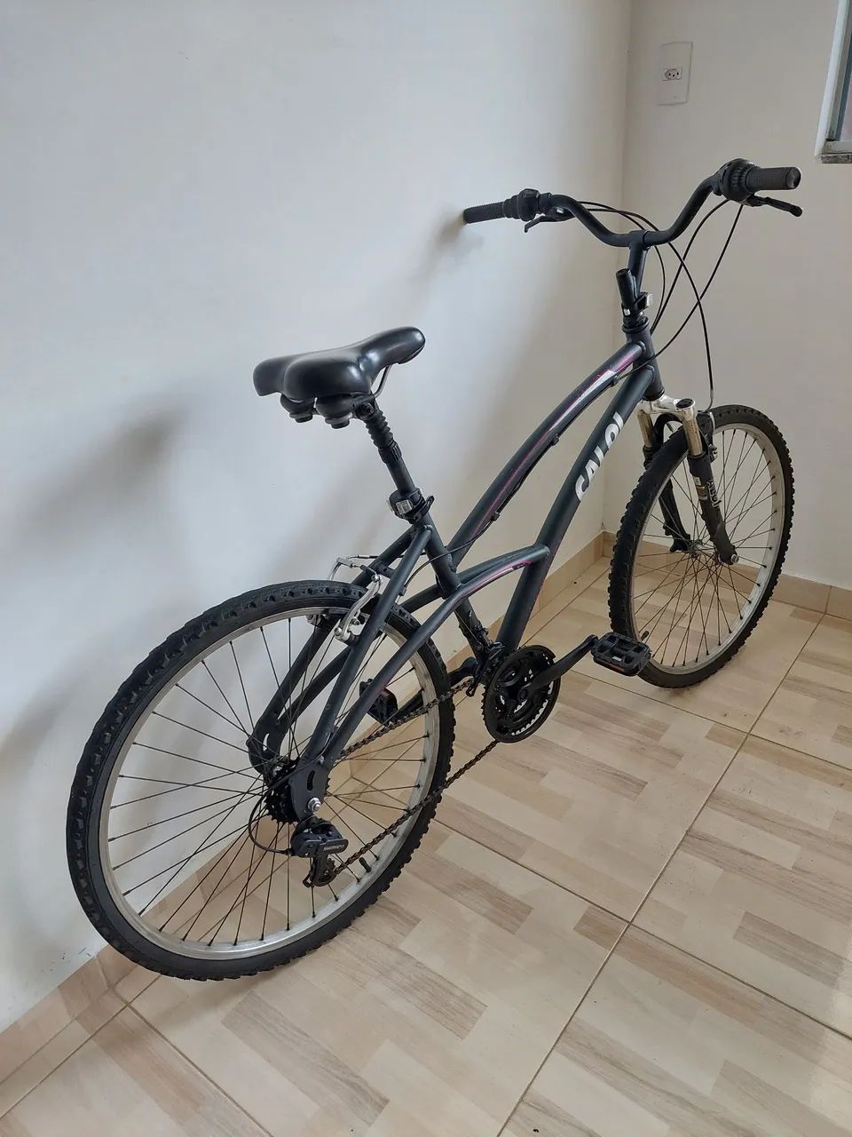 *Bicicleta SEMI-NOVA* Toda em ALUMÍNIO (6x SEM JUROS) - Foto 3