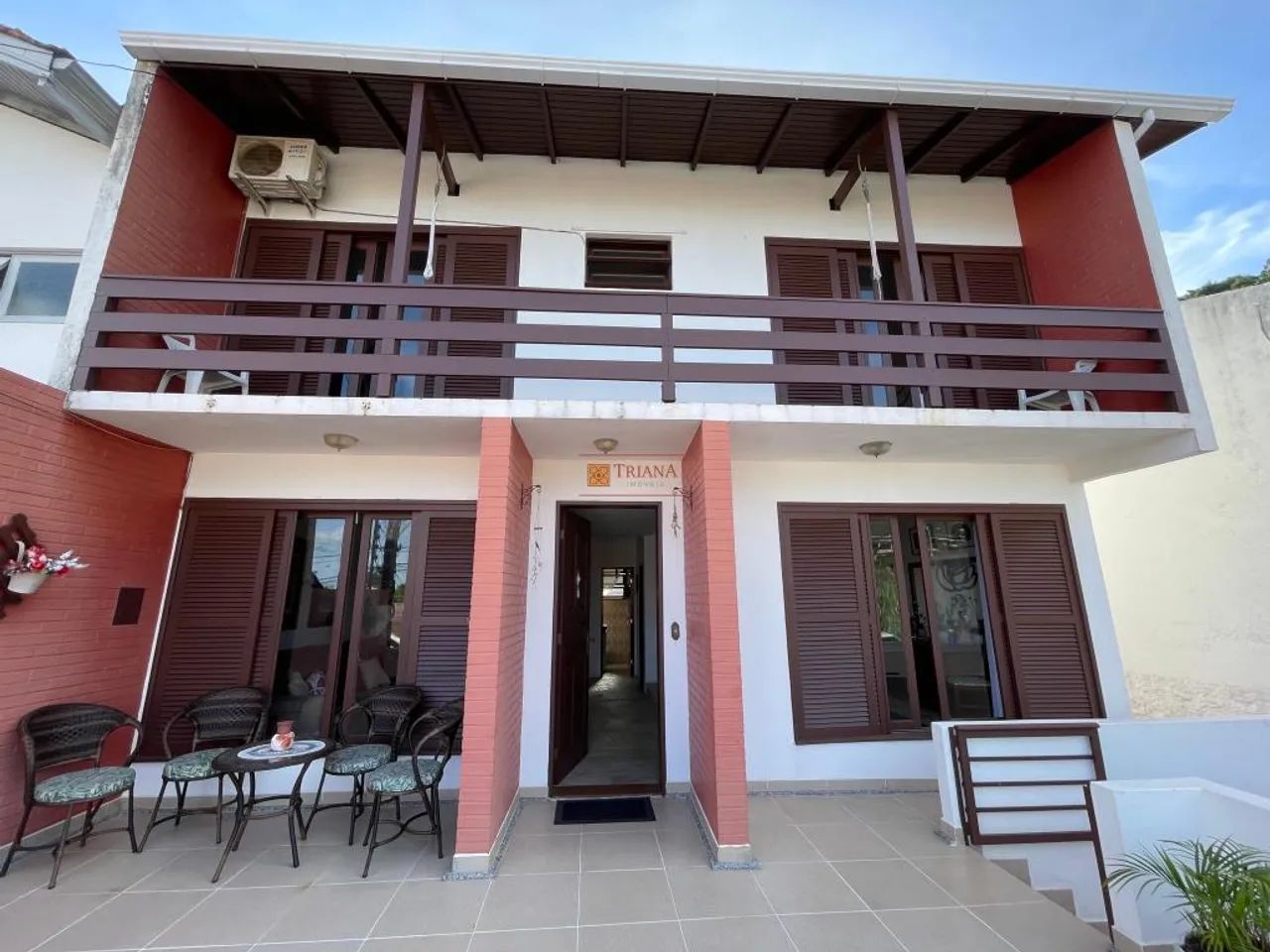 CASA 4 DORMITÓRIOS PRÓXIMO AO CENTRO DE FLORIANÓPOLIS - Foto 2