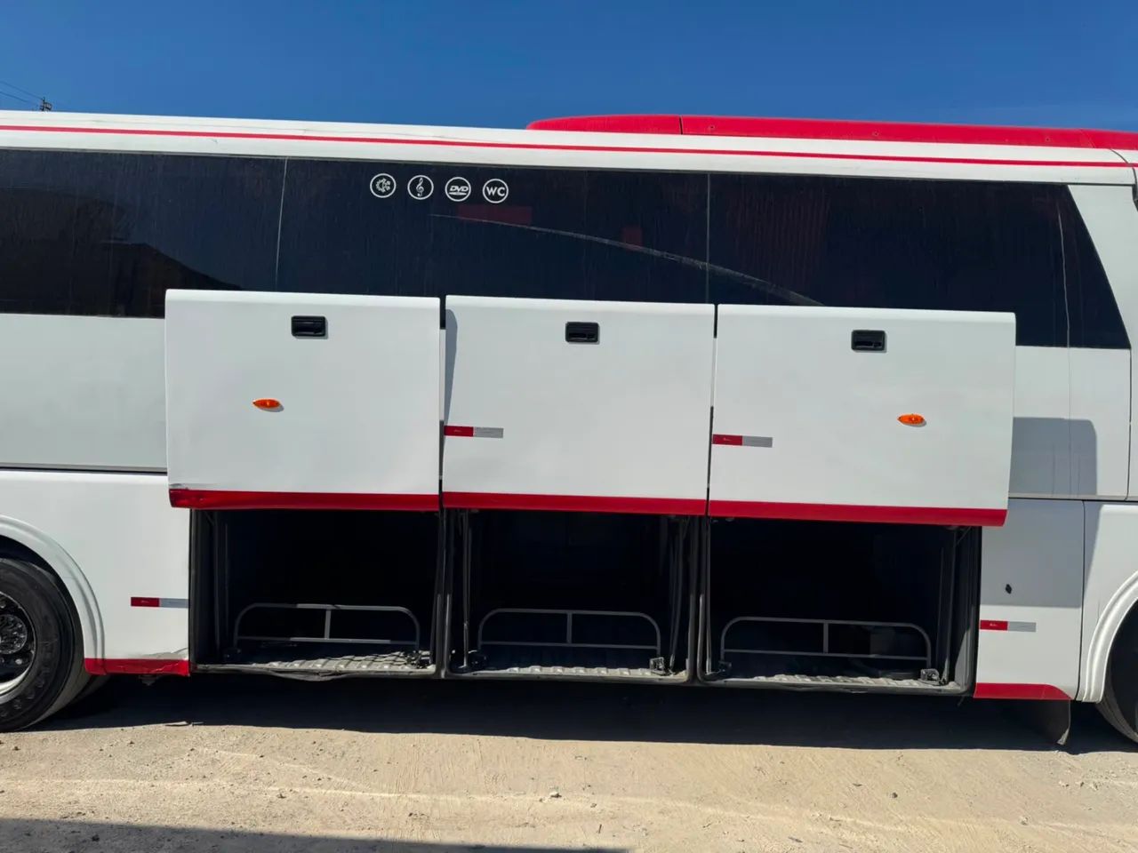 Ônibus de viagem  - Foto 4