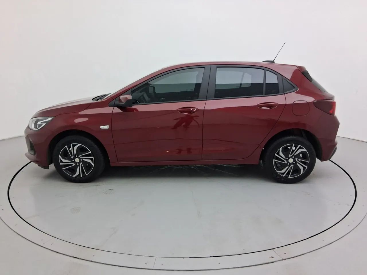 Chevrolet Onix Hatch LT 1.0 12V Flex Mec. 4P, foto 2 de 18