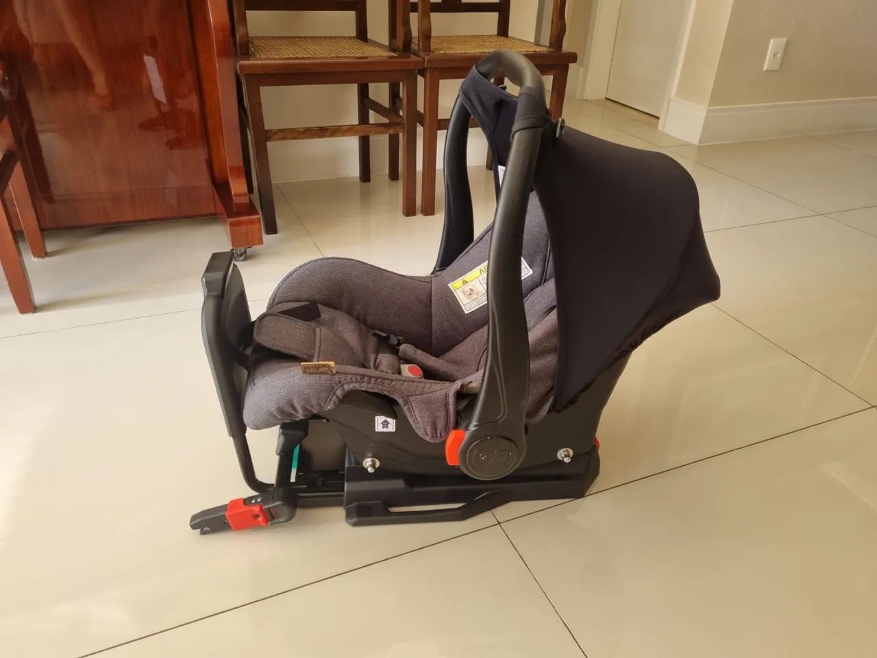 Bebê conforto ABC design com base isofix e adaptador para carrinho