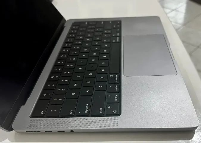 Macbook Pro 14 , 2023, M2 Pro, 512 Gb, 16 Gb, Plateado - Foto 4