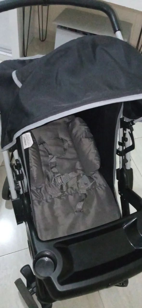 Vendo carrinho bebê com bebê conforto. - Foto 5