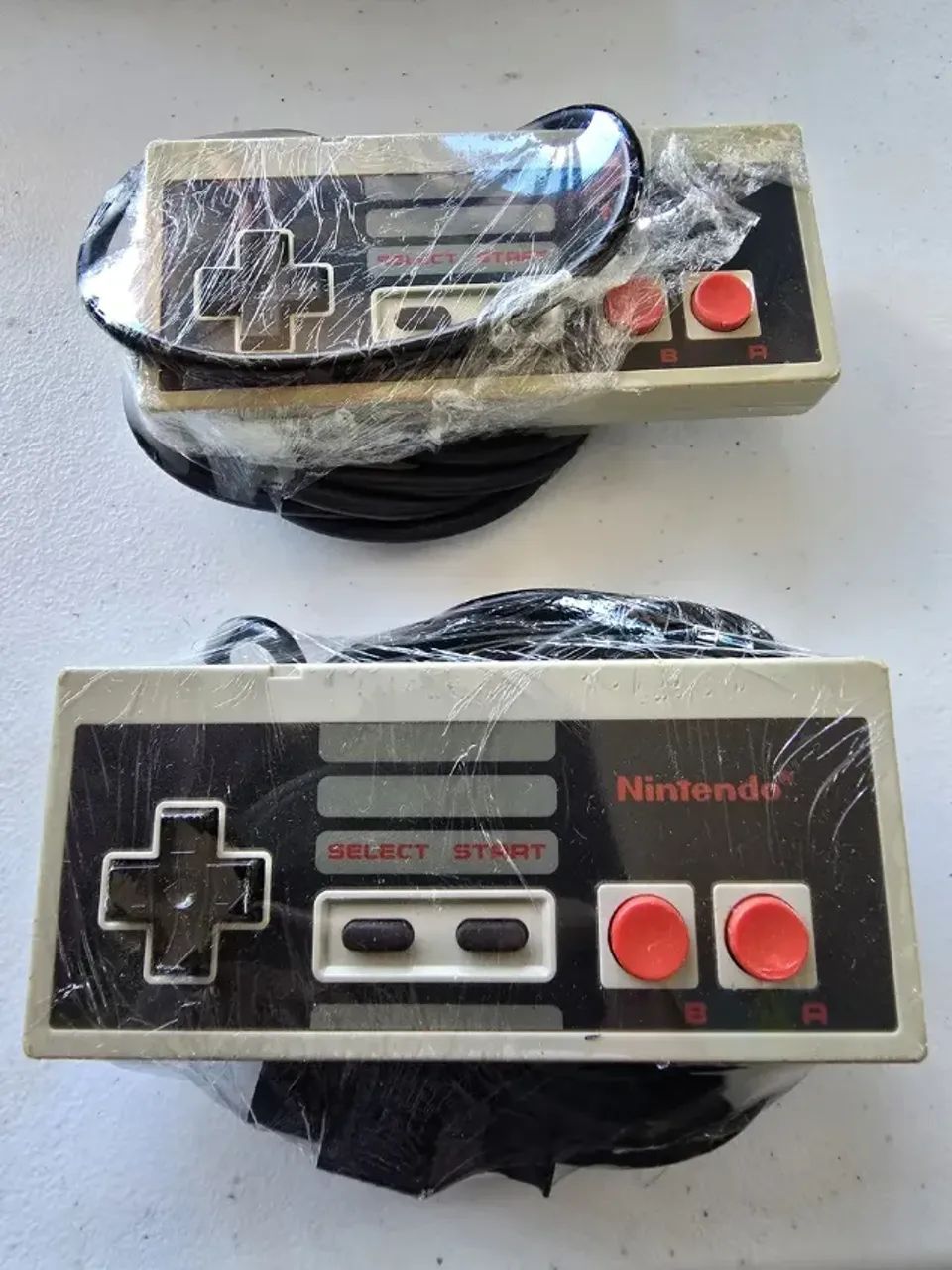 Console Nintendo Nintendinho Nes 8 Bits Com 2 Joysticks Todo Original - Foto 2