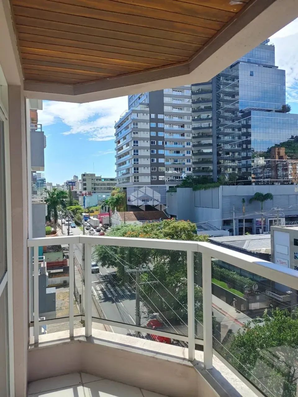 APARTAMENTO COM 3 QUARTOS  SENDO 1 SUÍTE E VAGA DE GARAGEM À VENDA NO CENTRO DE FLORIANÓPO - Foto 2