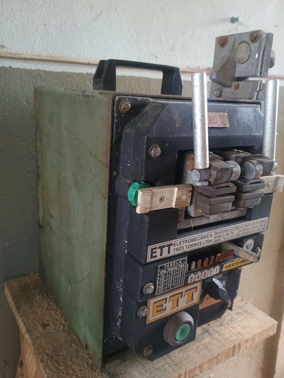 Vende-se Soldadeira Automática para fita de serras - Foto 3
