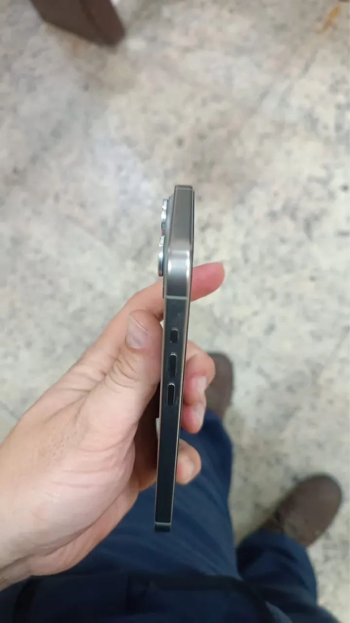 Vendo ou troco iPhone 15 pro max 256gb - Foto 4
