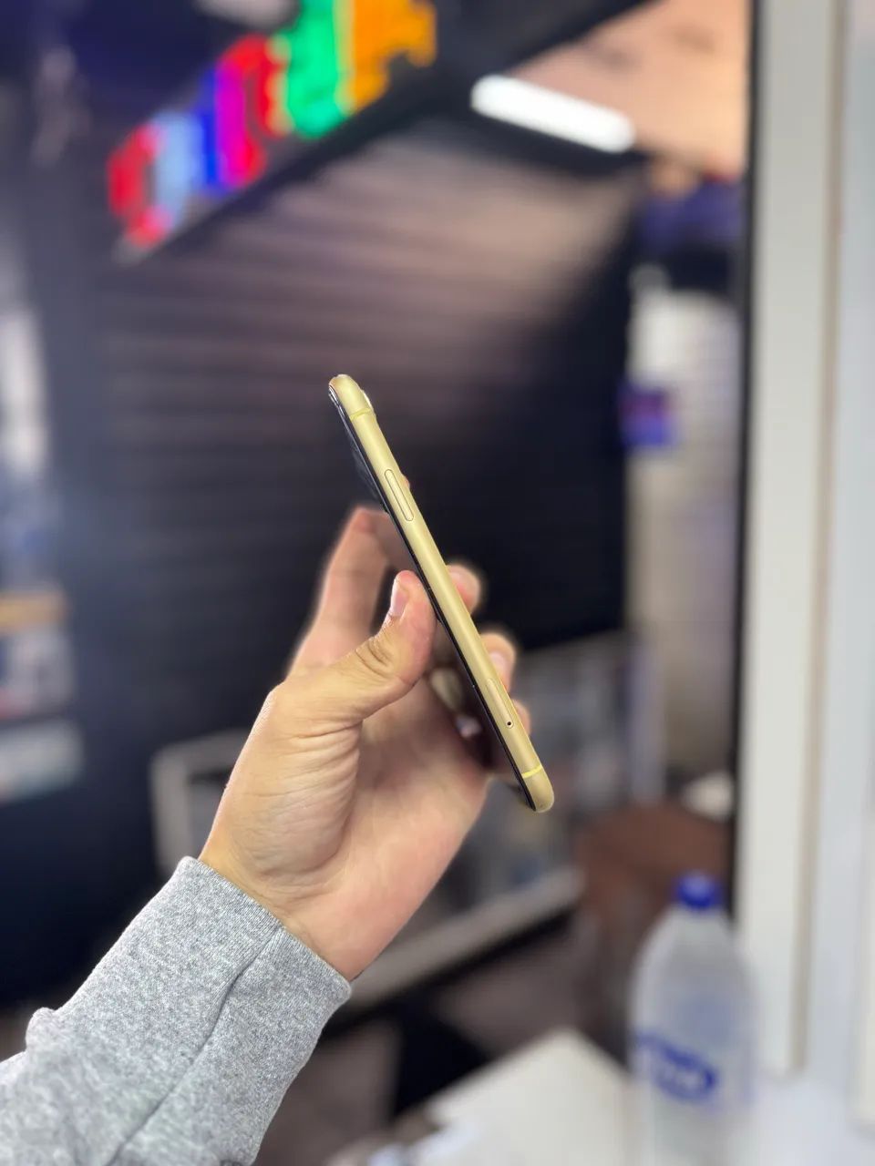 IPhone XR 128GB ( Amarelo )  - Foto 5