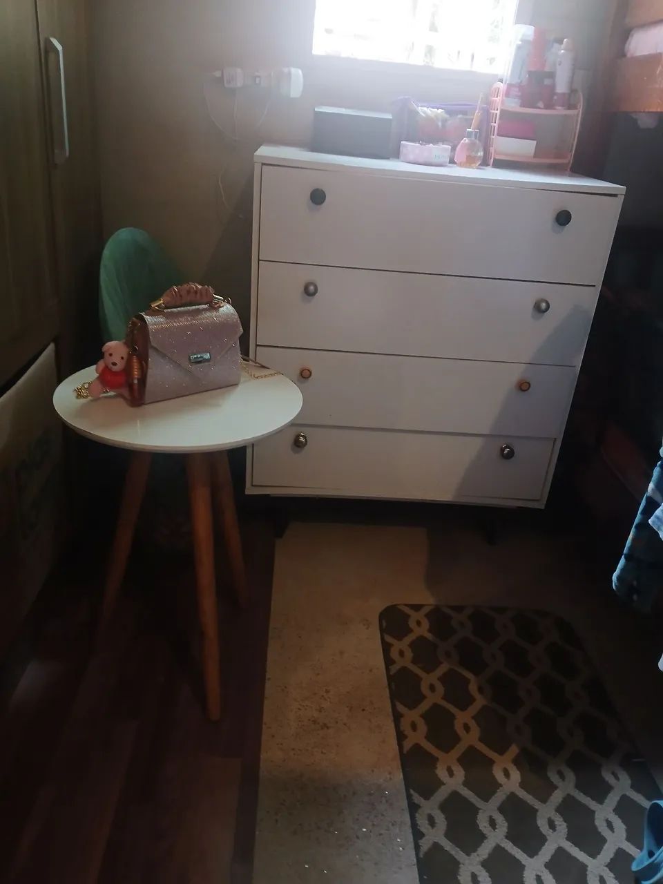 Vendo mala comoda e mesinha 