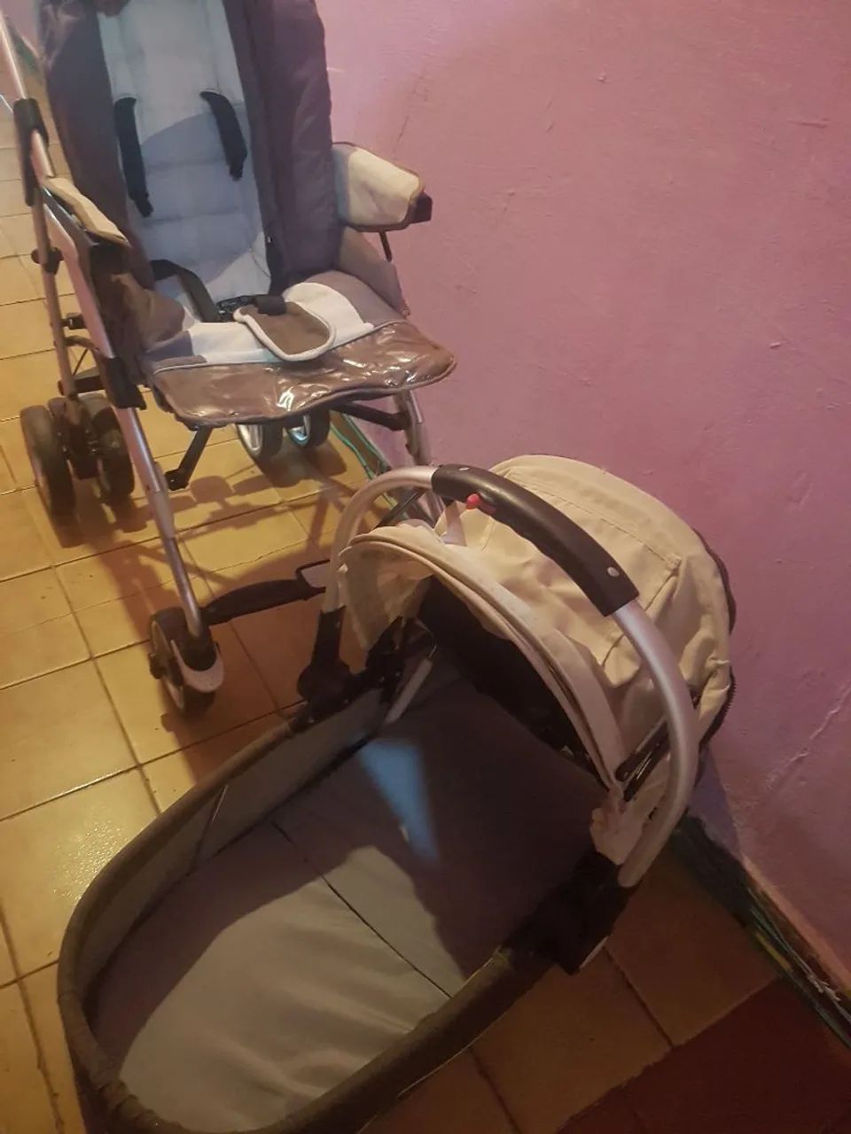 Carrinho de bebê  2 em 1.Moisés e passeio - Foto 4